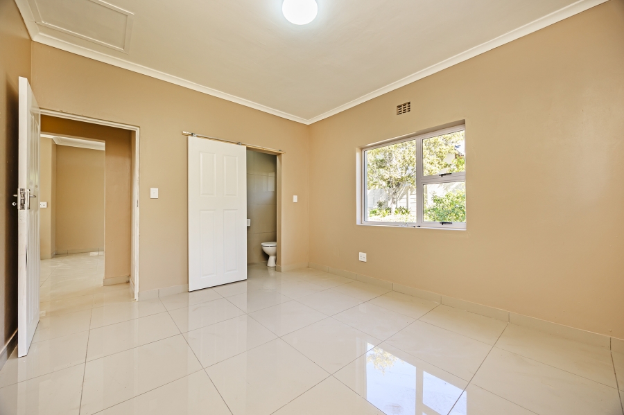 6 Bedroom Property for Sale in Door De Kraal Western Cape